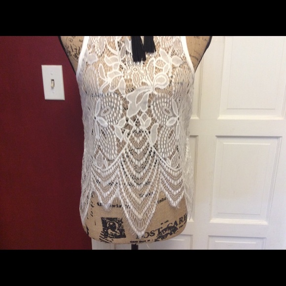💕pretty white lace top💕 - Picture 6 of 8
